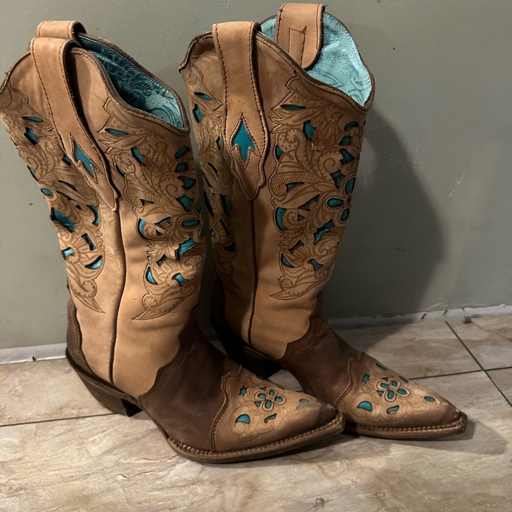 Corral Brown/Turquoise ladies laser cut boots Size 6.5